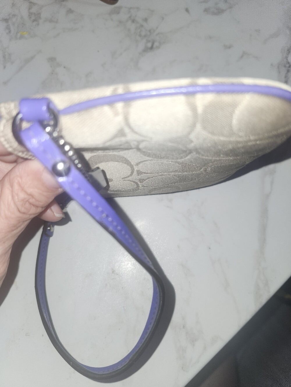 Coach Poppy Signature Jacquard Wristlet - Picture 7 of 9